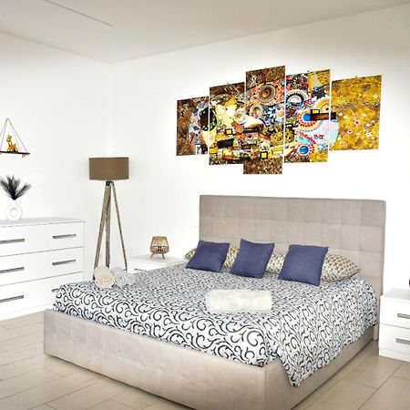Ferienwohnung Obsidian -Centro- Wifi + Free Parking Ravenna Exterior foto